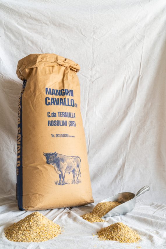 pacco mangime per bovini ditta cavallo mangimi rosolini modica